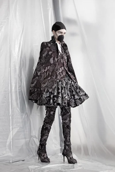 Look 25